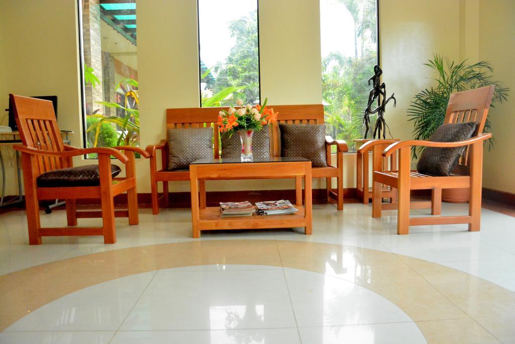 Casanas Suites Puerto Princesa Bagian luar foto