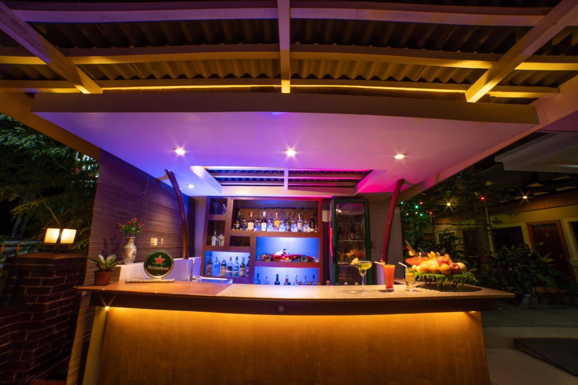 Casanas Suites Puerto Princesa Bagian luar foto