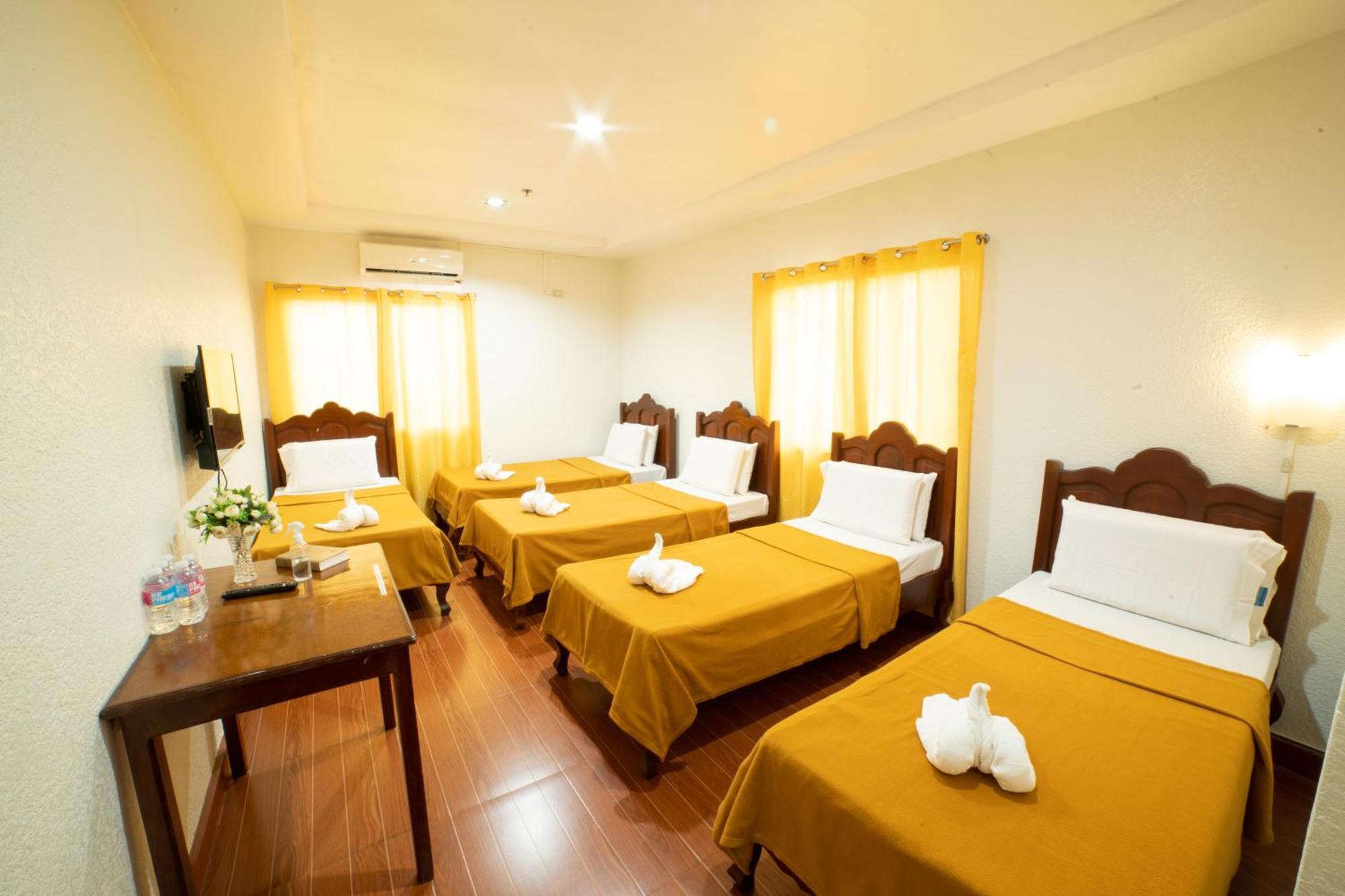 Casanas Suites Puerto Princesa Bagian luar foto