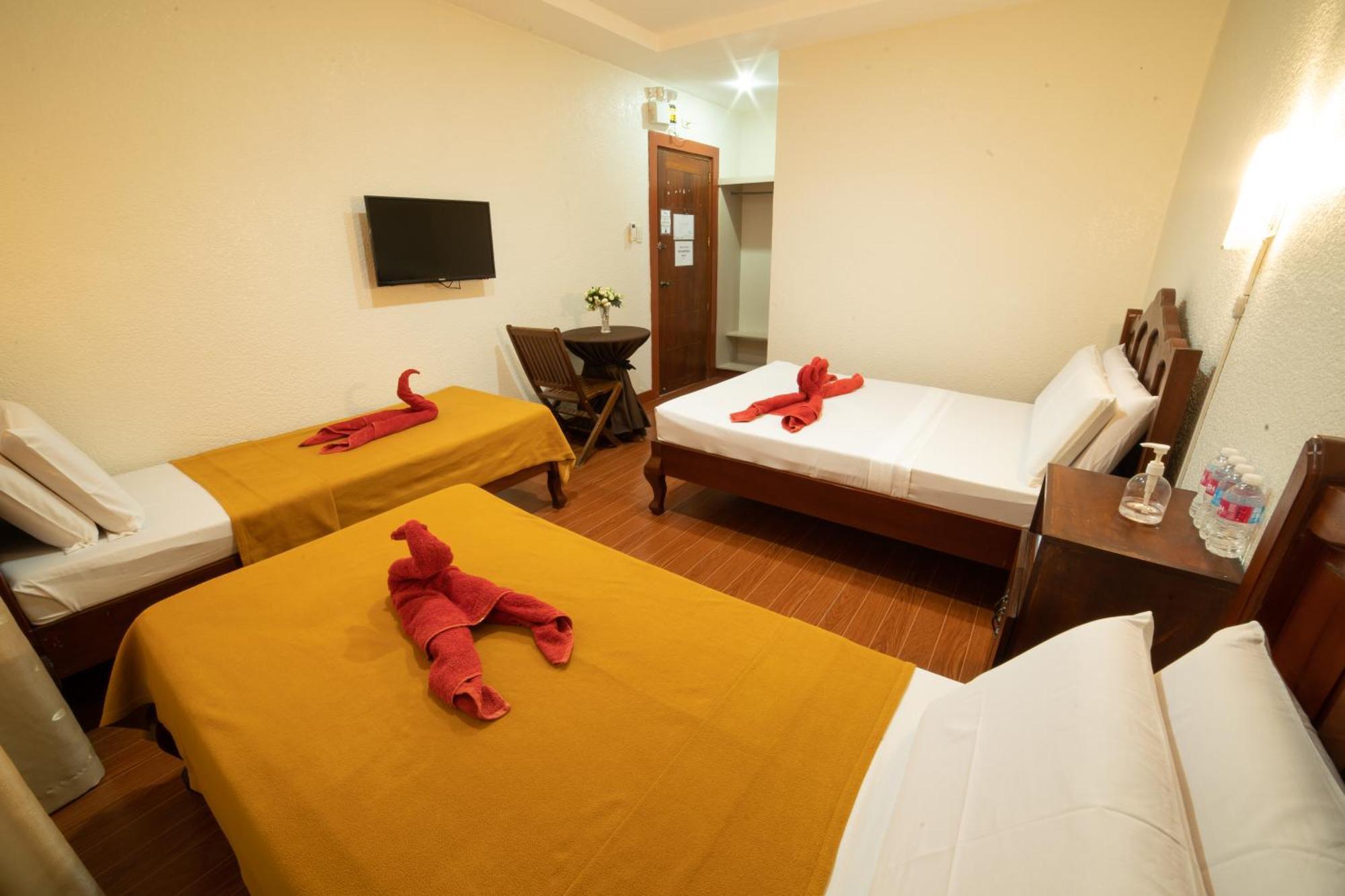 Casanas Suites Puerto Princesa Bagian luar foto