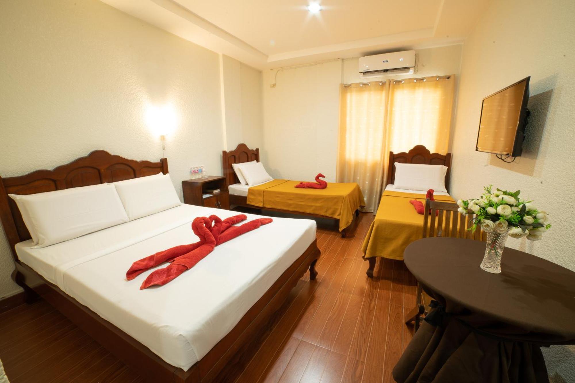 Casanas Suites Puerto Princesa Bagian luar foto