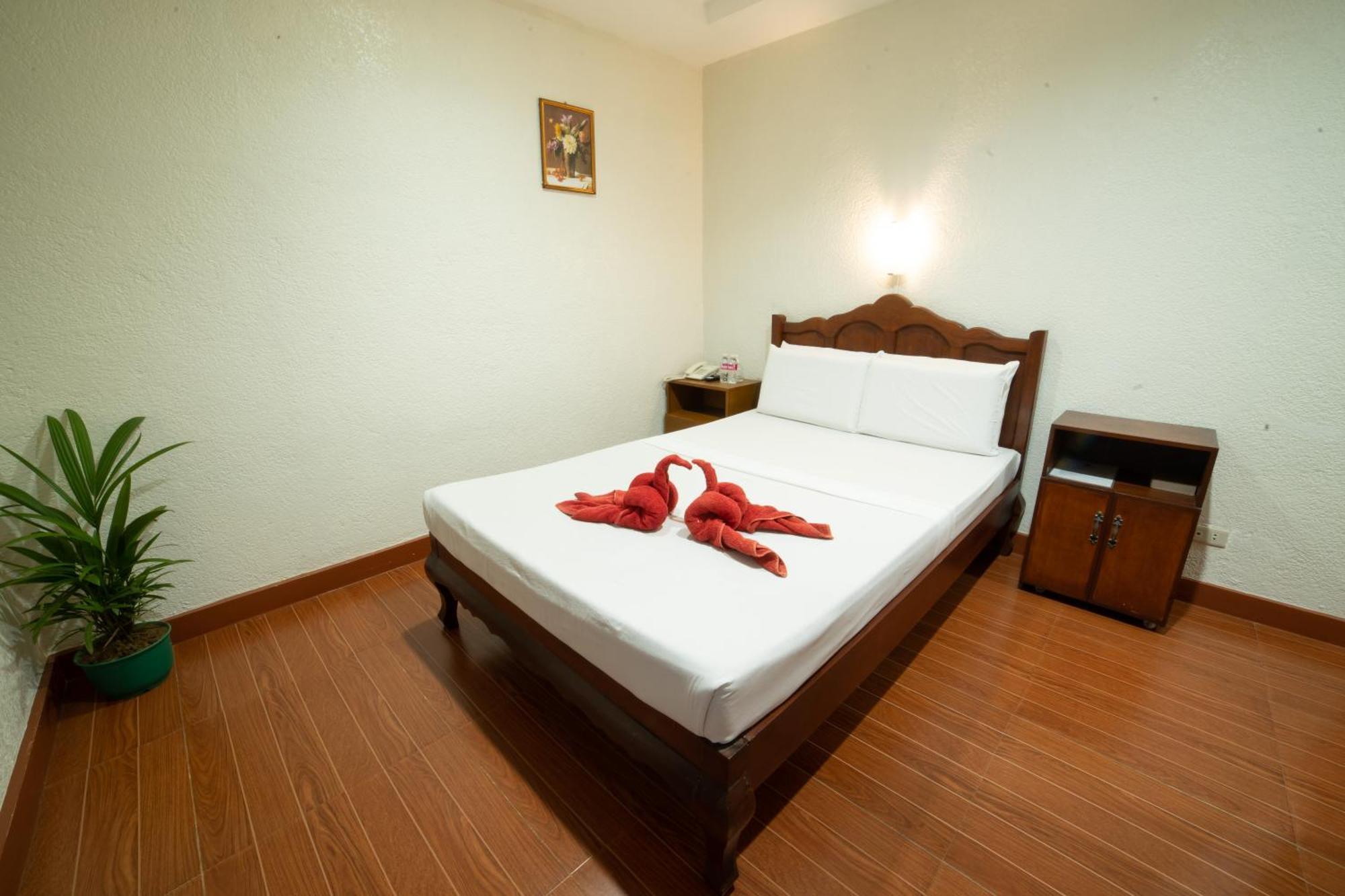 Casanas Suites Puerto Princesa Bagian luar foto