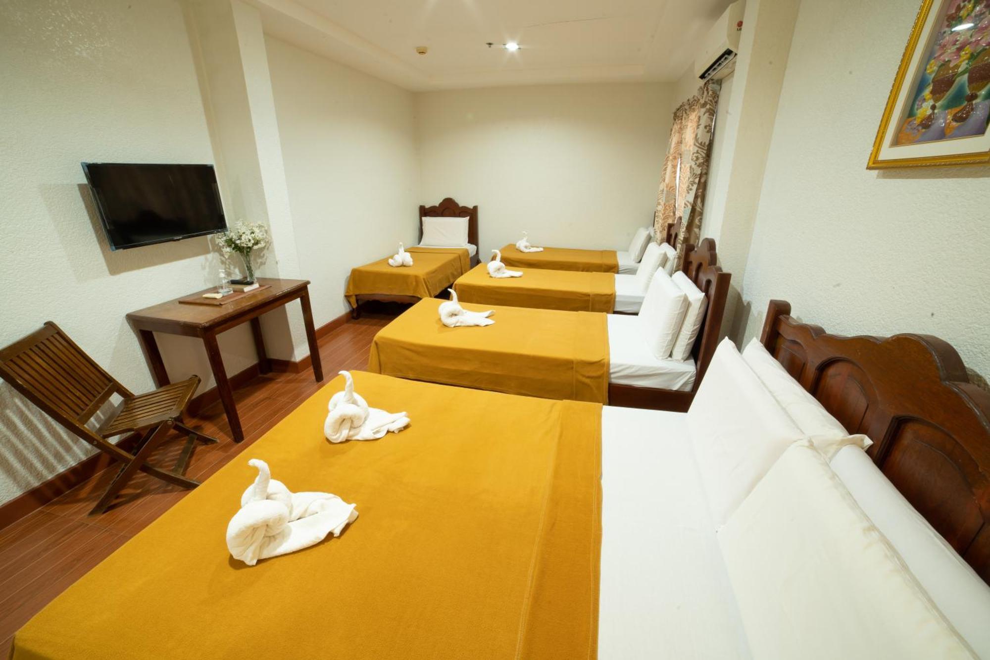Casanas Suites Puerto Princesa Bagian luar foto