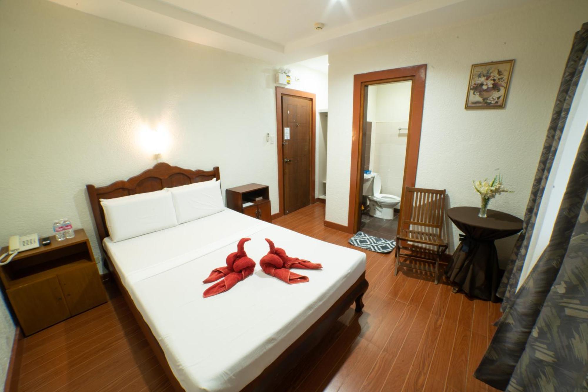 Casanas Suites Puerto Princesa Bagian luar foto