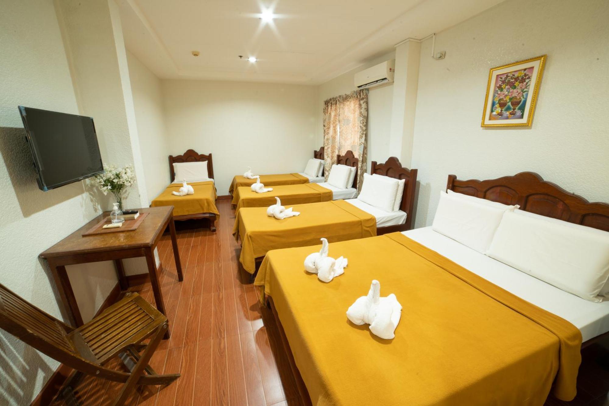 Casanas Suites Puerto Princesa Bagian luar foto