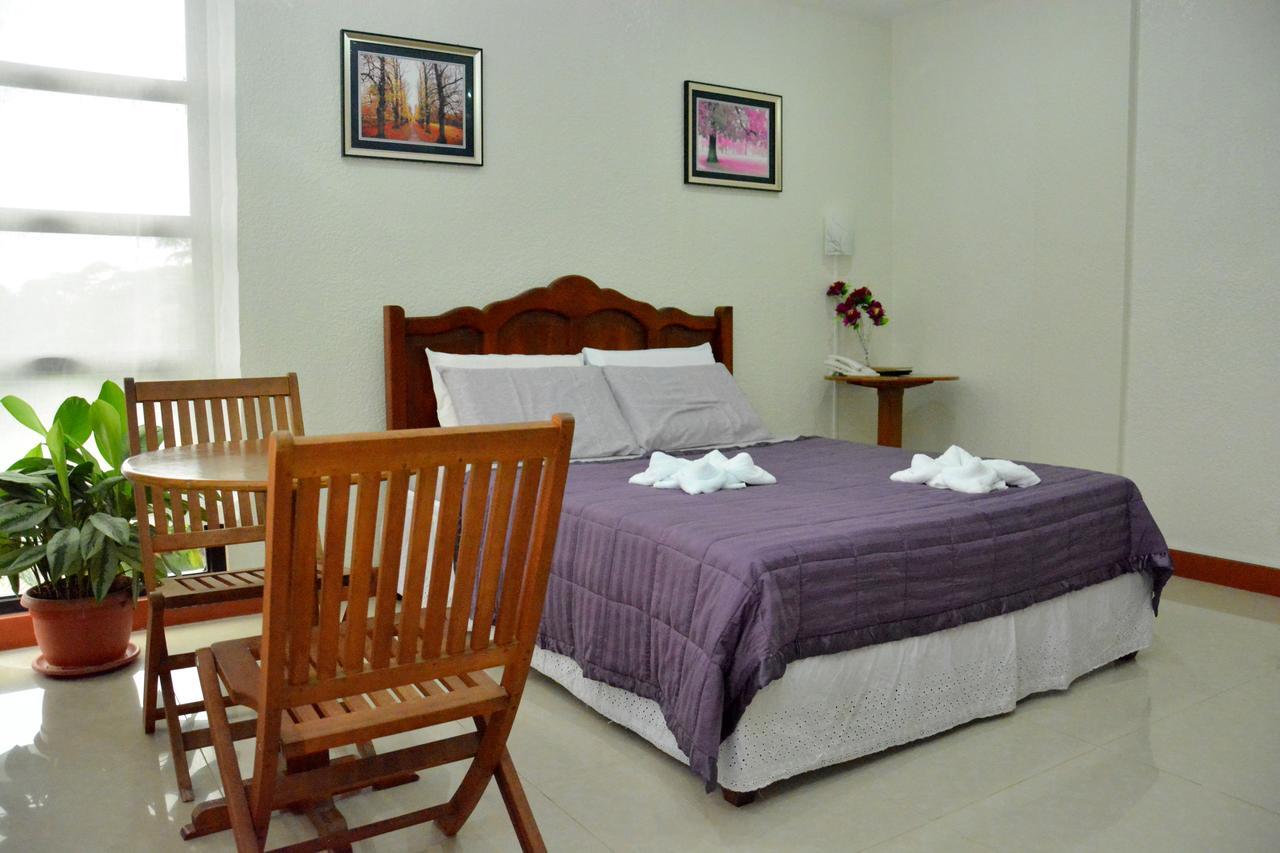 Casanas Suites Puerto Princesa Bagian luar foto