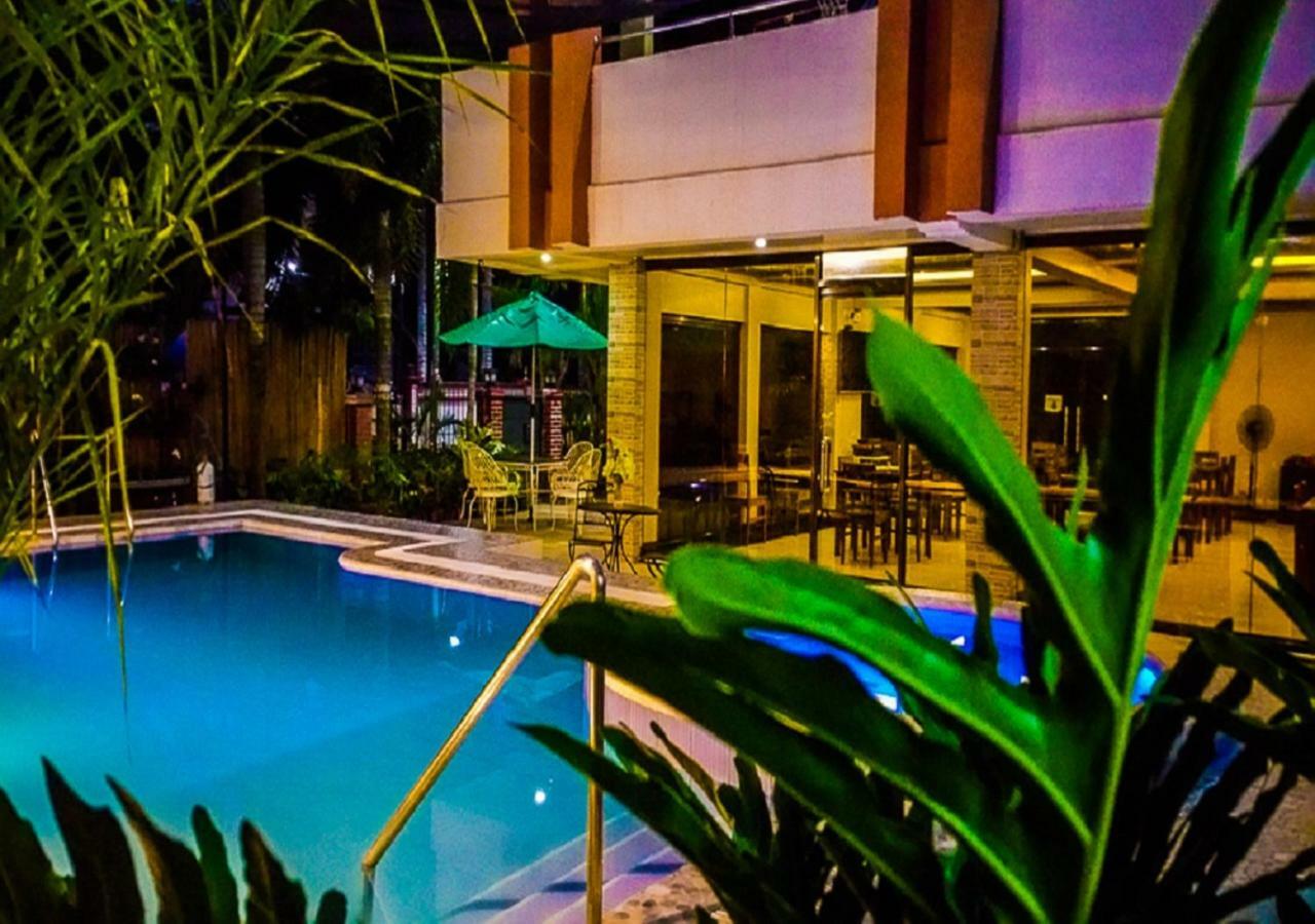 Casanas Suites Puerto Princesa Bagian luar foto